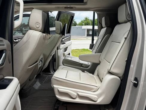 Used 2021 GMC Yukon XL Denali w/ Denali Premium Package AWD/4WD image 22
