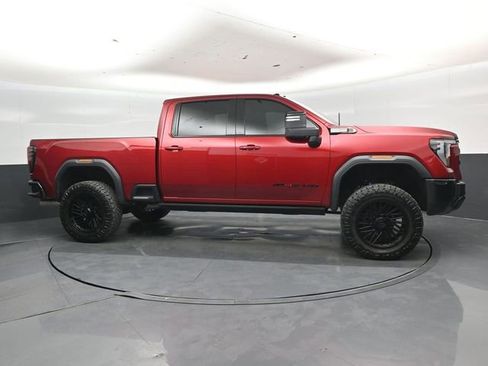 Used 2025 GMC Sierra 2500 AT4X AWD/4WD image 2