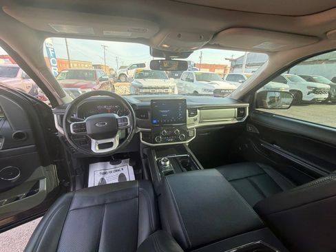Used 2022 Ford Expedition XLT RWD image 24