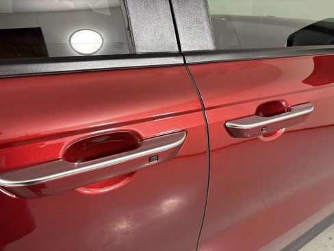 Used 2025 Kia Carnival LXS image 12