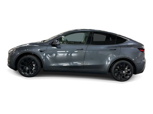 Certified 2023 Tesla Model Y 2WD image 3