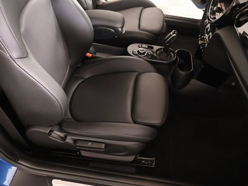 Used 2024 MINI Cooper SE FWD image 13