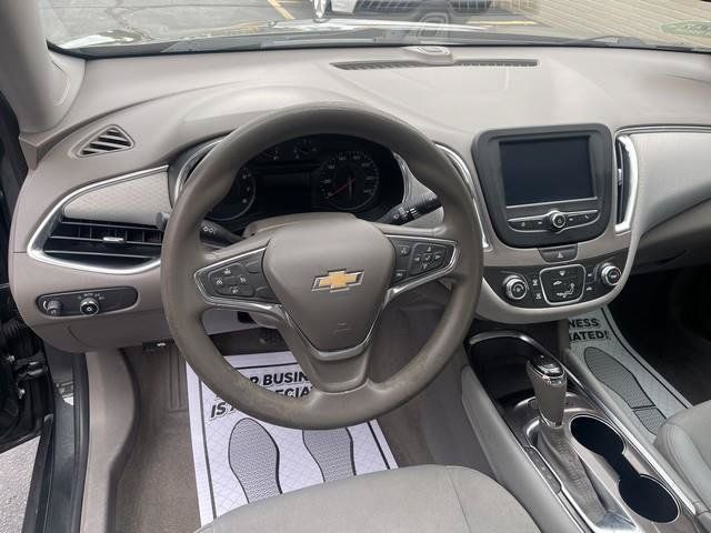Used 2016 Chevrolet Malibu LT FWD image 17