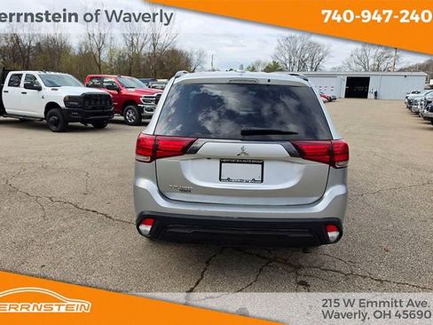 Used 2020 Mitsubishi Outlander LE image 32