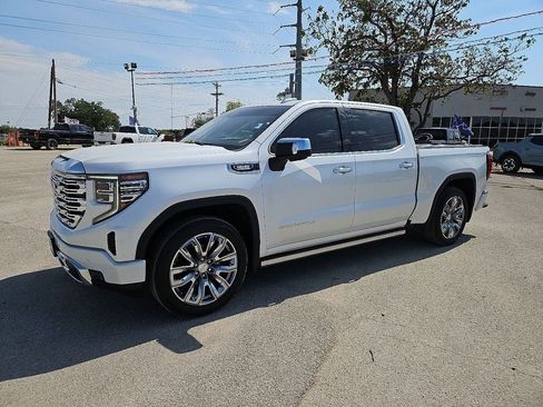 Used 2024 GMC Sierra 1500 Denali RWD image 2