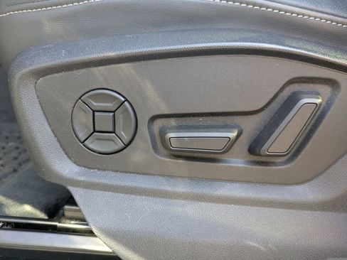 Used 2019 Audi Q8 Premium Plus w/ Premium Plus image 20