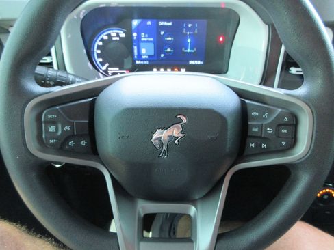 Used 2022 Ford Bronco 4-Door AWD/4WD image 25