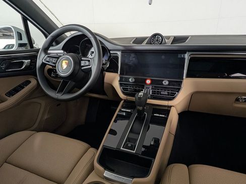 New 2026 Porsche Macan S image 22