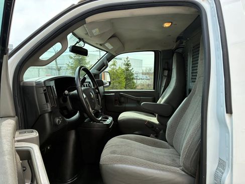 Used 2019 Chevrolet Express 2500 w/ Driver Convenience Package RWD image 11