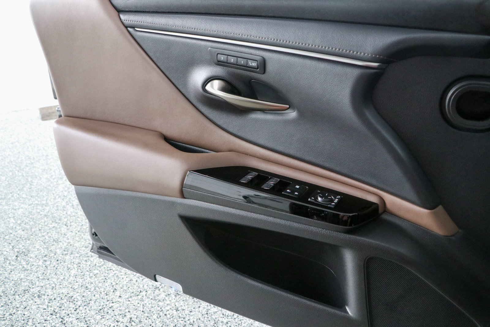 Used 2024 Lexus ES 350 w/ Premium Package FWD image 21