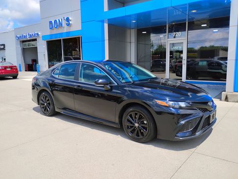 Used 2024 Toyota Camry SE FWD image 4