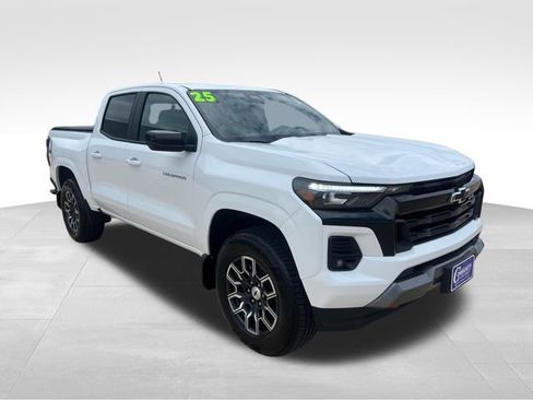 Used 2025 Chevrolet Colorado Z71 w/ Z71 Convenience Package 2 AWD/4WD image 9