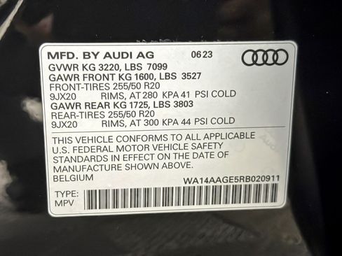 Used 2024 Audi Q8 e-tron Premium Plus AWD/4WD image 28