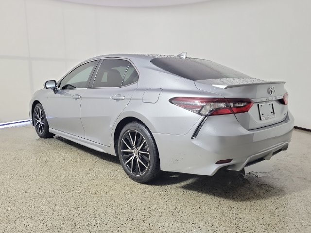 Used 2023 Toyota Camry SE FWD image 7