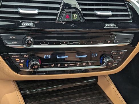 Used 2021 BMW 540i w/ Executive Package image 26