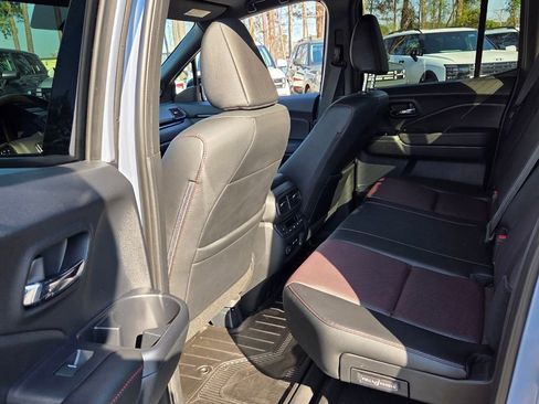 Used 2024 Honda Ridgeline Black Edition image 7