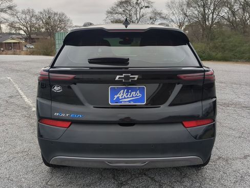 Used 2023 Chevrolet Bolt EUV LT w/ Convenience Package image 4