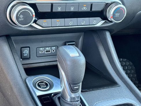 Used 2025 Nissan Sentra SV FWD image 27