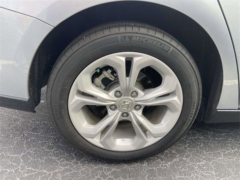 Used 2025 Honda Accord LX image 11