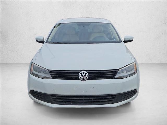 Used 2014 Volkswagen Jetta SE FWD image 2