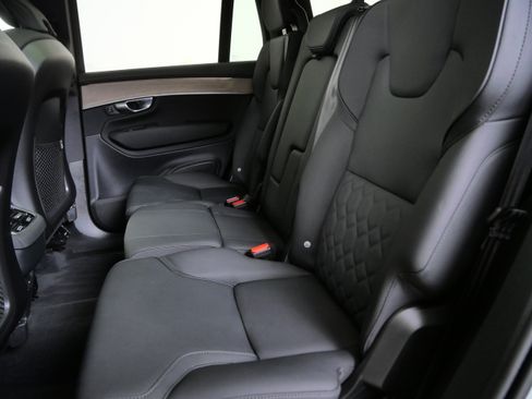 Used 2025 Volvo XC90 B6 Plus AWD/4WD image 17