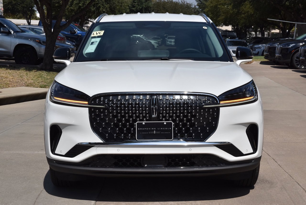 New 2026 Lincoln Aviator 2WD image 2