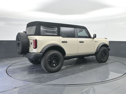 New 2025 Ford Bronco Badlands image 15