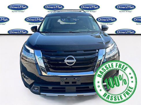 Used 2022 Nissan Pathfinder Platinum w/ Cargo Package image 2