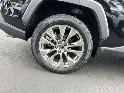 Used 2021 Toyota RAV4 Limited image 7