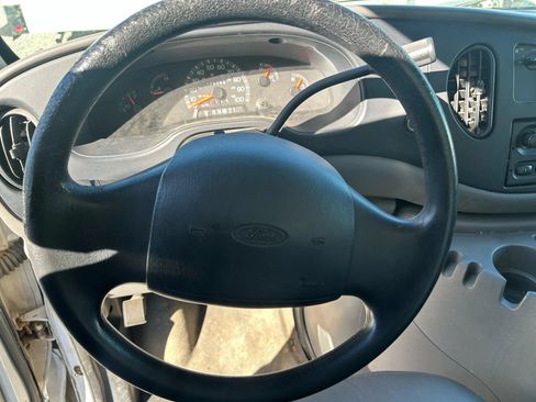 Used 2002 Ford E-350 and Econoline 350 Super Duty RWD image 11