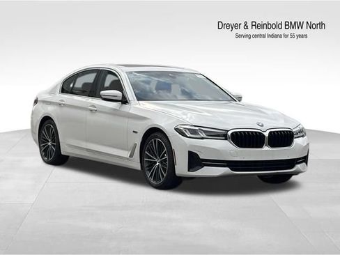 Used 2023 BMW 530e w/ Premium Package RWD image 9