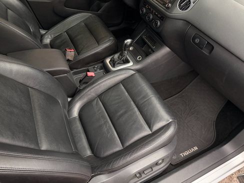 Used 2017 Volkswagen Tiguan Sport image 23