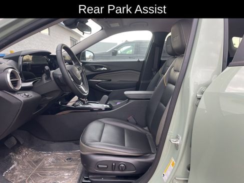 Used 2024 Chevrolet Trax ACTIV w/ Driver Confidence Package image 13