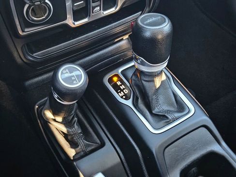 Used 2020 Jeep Gladiator Sport w/ Quick Order Package 24S image 21