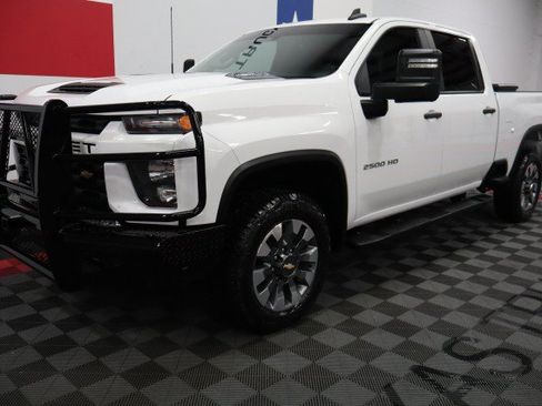 Used 2022 Chevrolet Silverado 2500 Custom w/ Custom Value Package AWD/4WD image 3