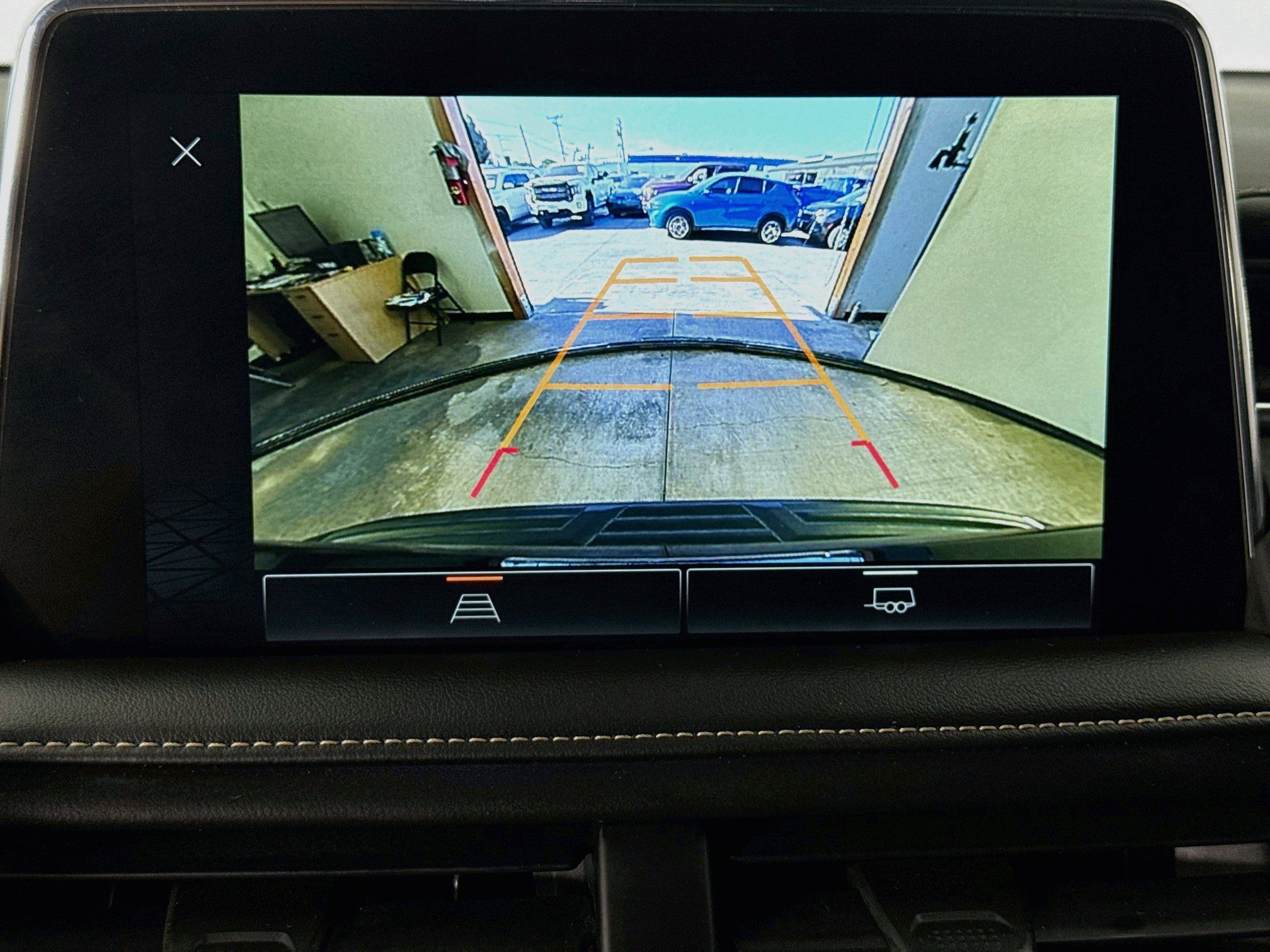 Used 2023 GMC Yukon XL SLT RWD image 16