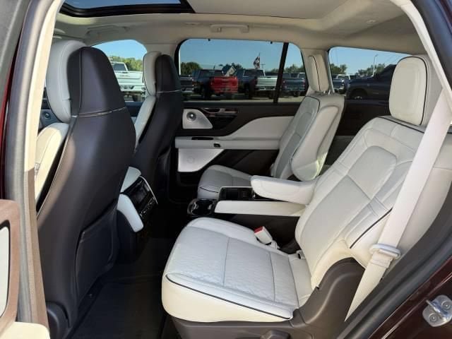Used 2022 Lincoln Aviator Black Label w/ Dynamic Handling Package AWD/4WD image 14