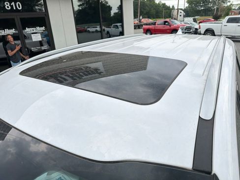 Used 2023 Kia Telluride S w/ S Sunroof Package FWD image 12