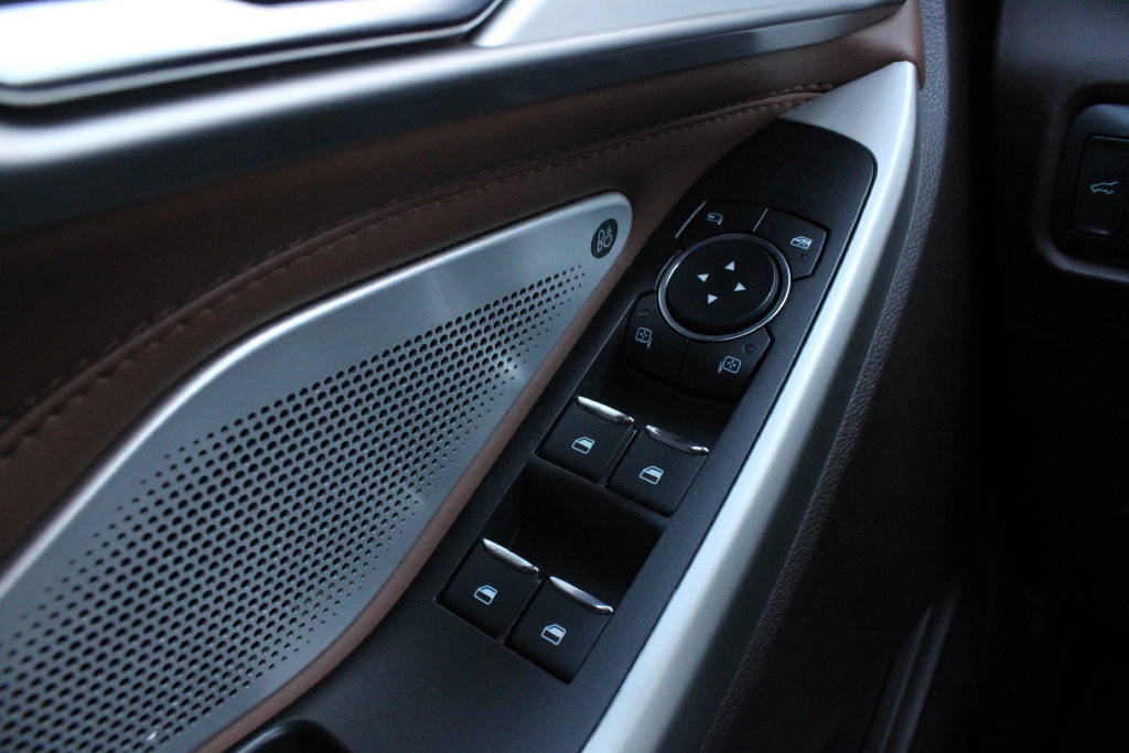 Used 2022 Ford Explorer King Ranch w/ Premium Technology Package RWD image 8
