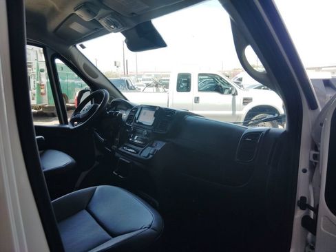 Used 2025 RAM ProMaster 2500 w/ Convenience Group FWD image 11