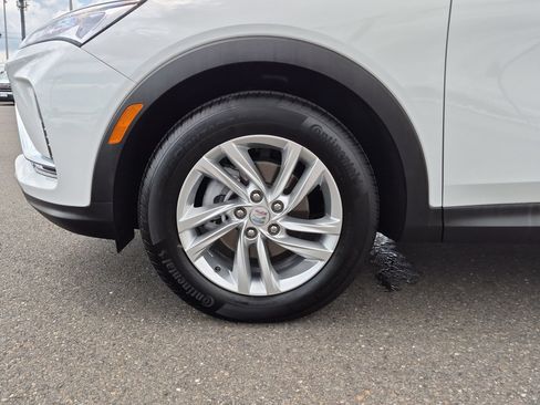 Certified 2025 Buick Envista Sport Touring w/ Advanced Safety Package FWD image 30