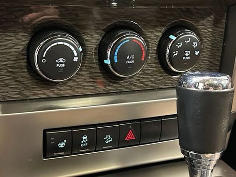 Used 2012 Jeep Liberty Limited AWD/4WD image 16