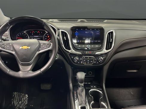 Used 2022 Chevrolet Equinox Premier AWD/4WD image 11
