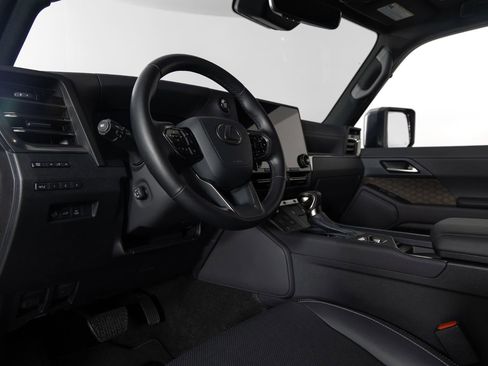 Used 2024 Lexus GX 550 w/ Accessory Package (2T) image 14