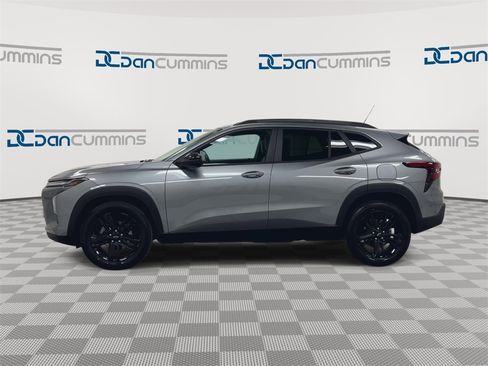 Used 2024 Chevrolet Trax ACTIV w/ Sunroof Package image 5