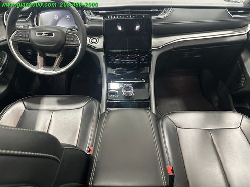 Used 2023 Jeep Grand Cherokee L Limited AWD/4WD image 6