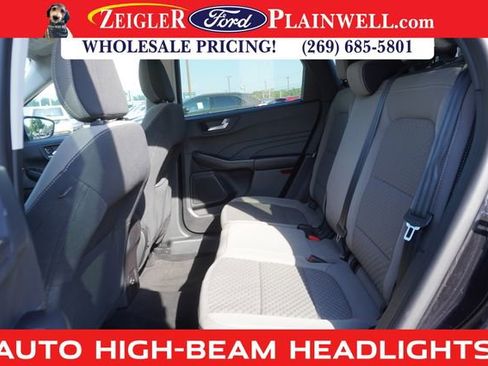 Used 2021 Ford Escape SE image 11