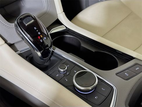 Certified 2025 Cadillac XT6 Premium Luxury image 14