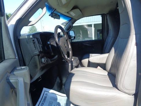 Used 2021 Chevrolet Express 2500 w/ Communications Package RWD image 10