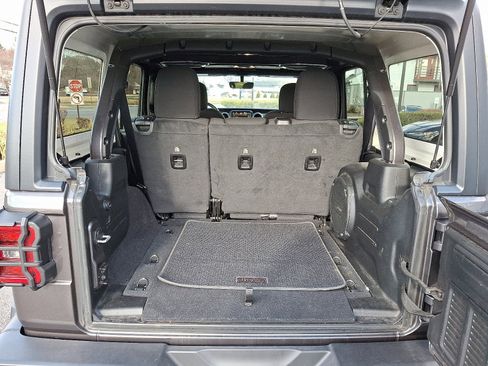 Used 2021 Jeep Wrangler Unlimited Sport image 29